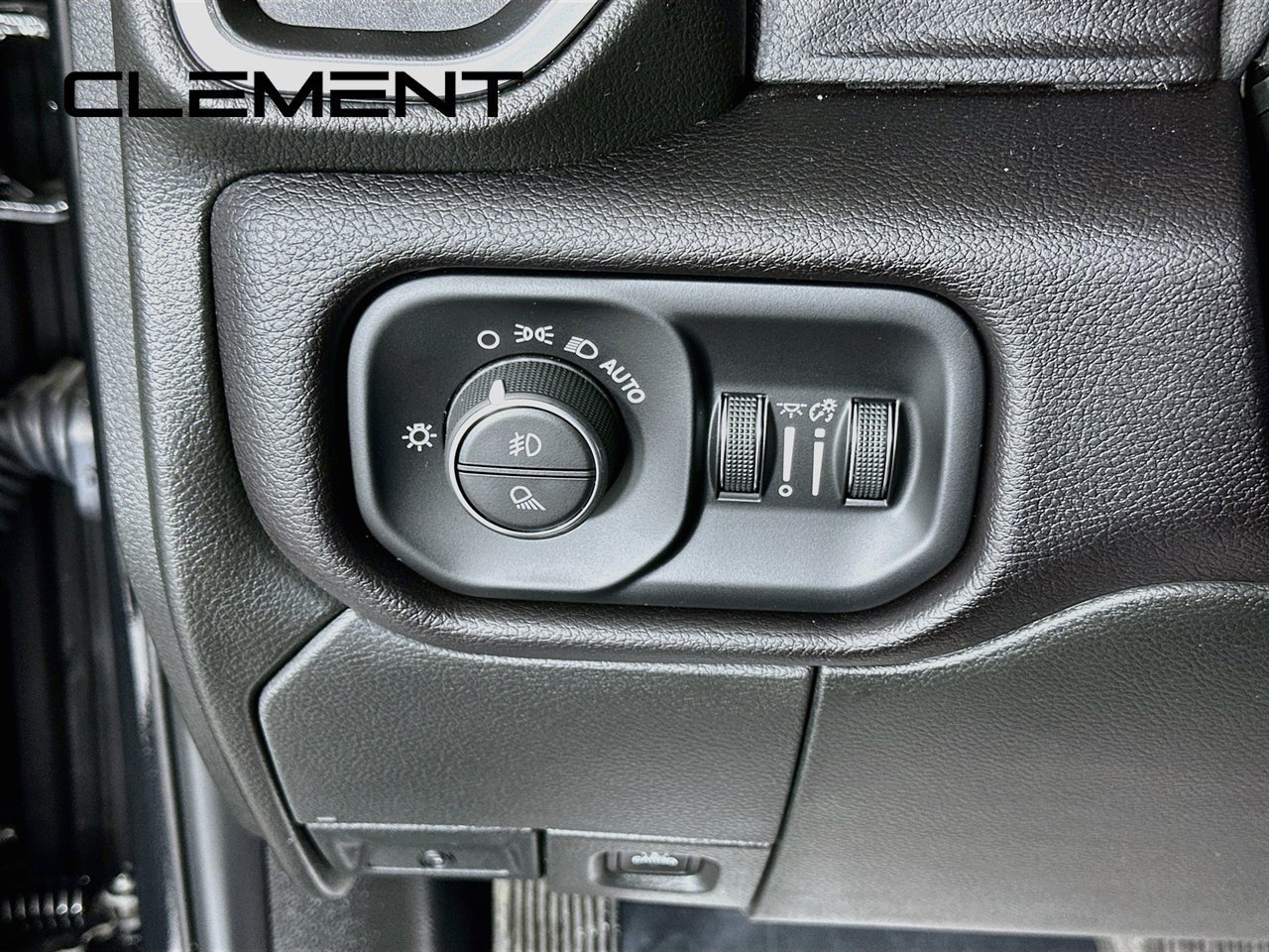 Used 2022 RAM 2500 Laramie AWD/4WD image 14