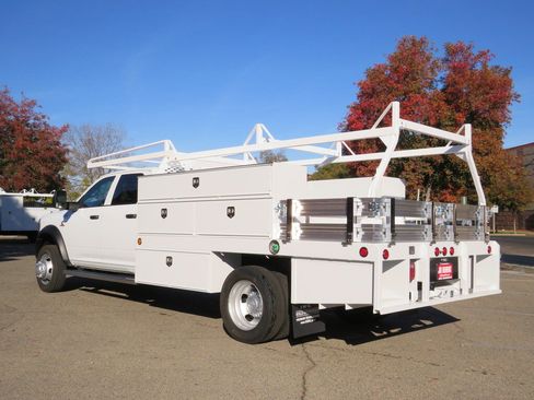 New 2023 RAM 4500 Tradesman w/ Chrome Appearance Group RWD image 3