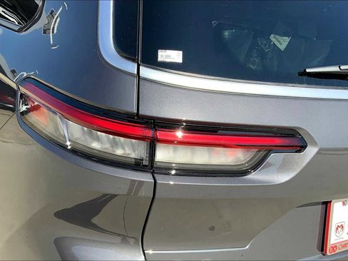 New 2025 Jeep Grand Cherokee L Summit w/ MOPAR Finishing Package image 15