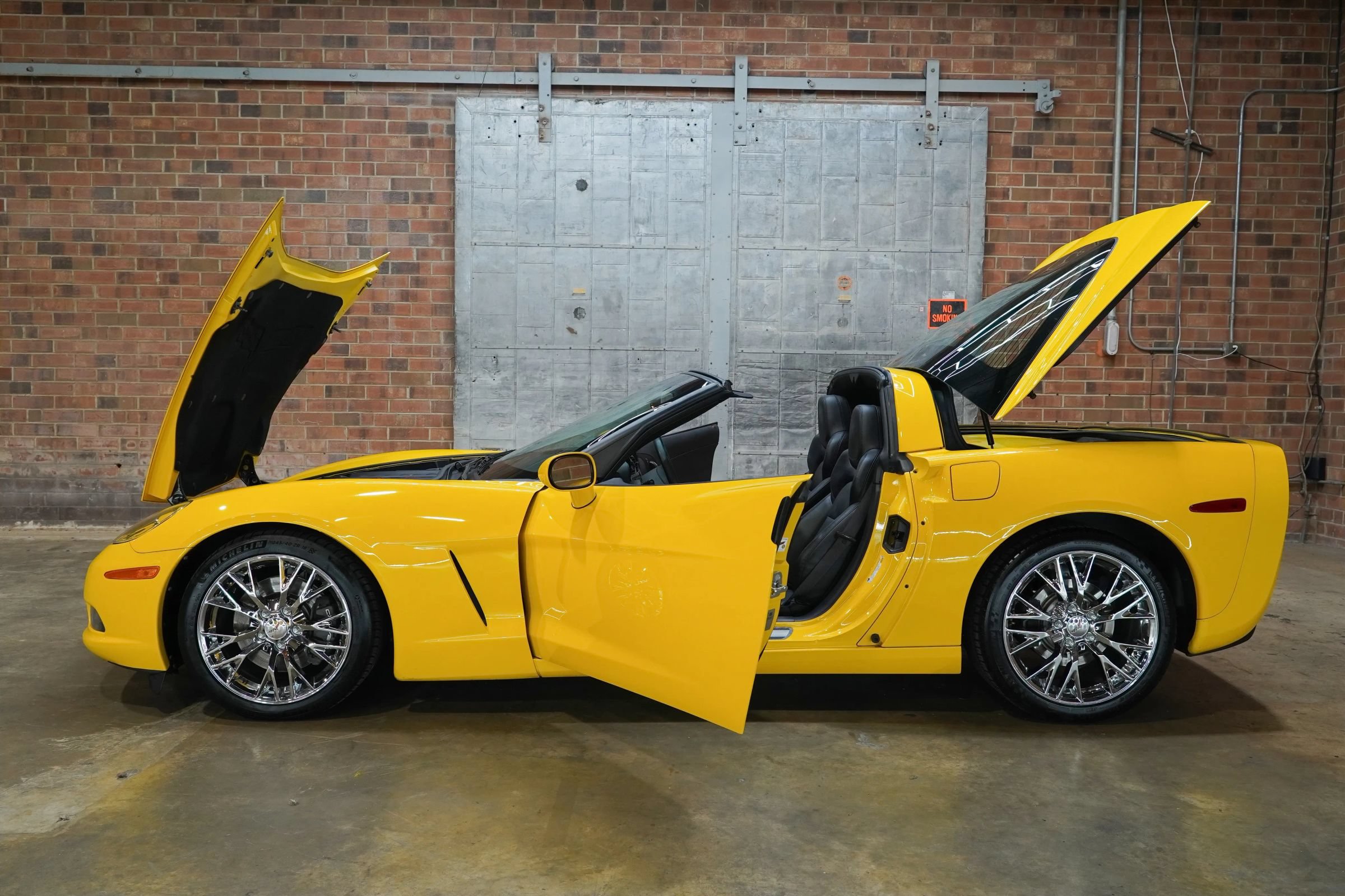 Used 2012 Chevrolet Corvette Coupe w/ Roof Package RWD image 26