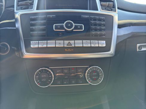 Used 2015 Mercedes-Benz GL 550 4MATIC w/ Accessory Chrome Package image 27