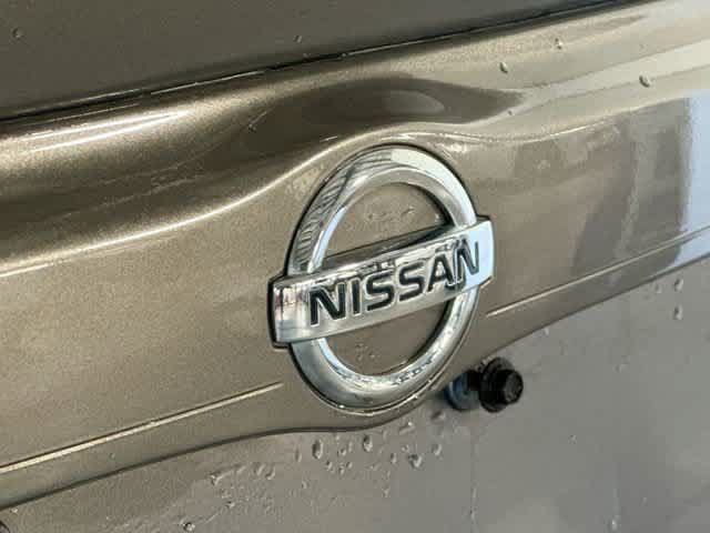 Used 2014 Nissan Versa SV w/ Convenience Package FWD image 23