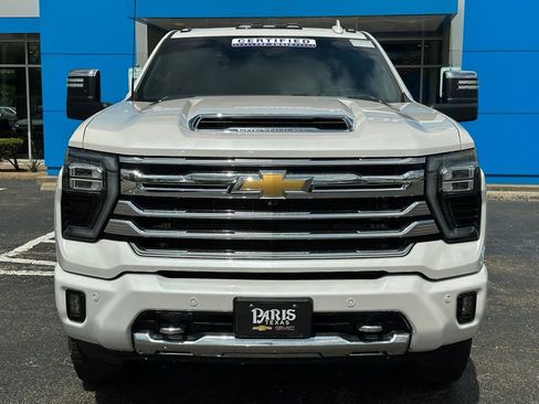 Used 2024 Chevrolet Silverado 2500 High Country w/ High Country Premium Package AWD/4WD image 2
