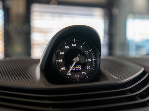 New 2025 Porsche Taycan image 33