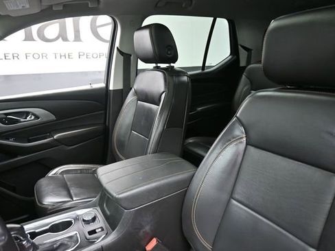 Used 2021 Chevrolet Traverse LT w/ LT Premium Package AWD/4WD image 16