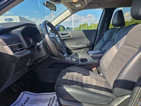 Used 2024 Mitsubishi Outlander SE image 13