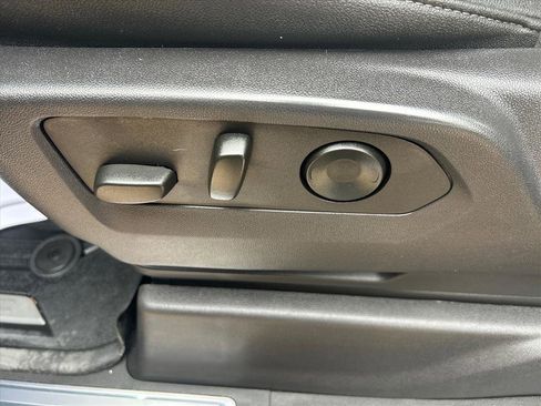 Used 2024 GMC Sierra 2500 SLT w/ SLT Premium Package image 20