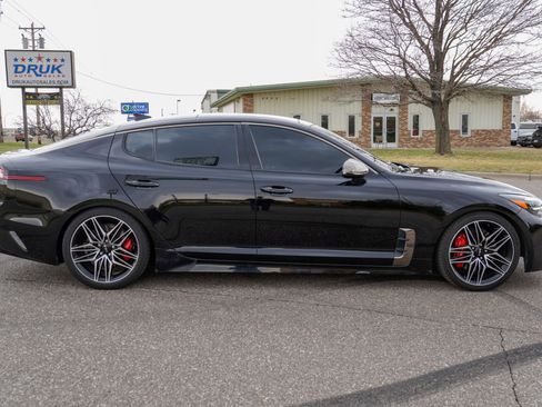 Used 2022 Kia Stinger GT1 image 2