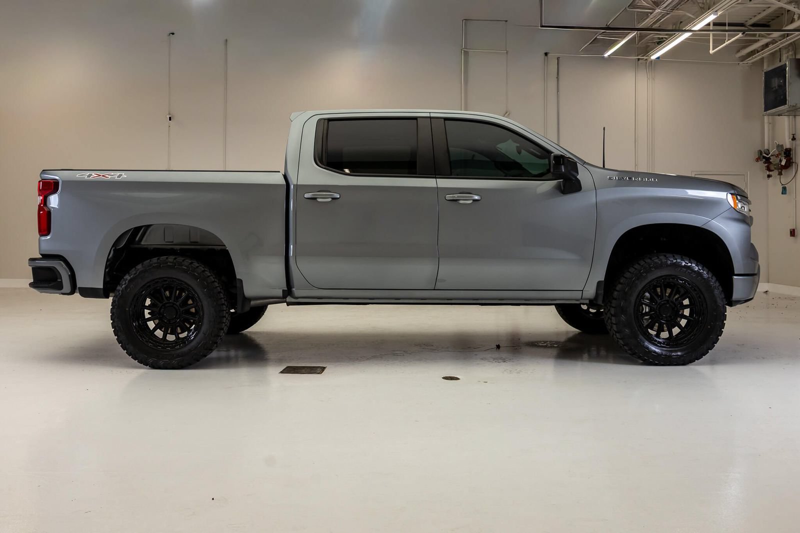 Used 2024 Chevrolet Silverado 1500 RST w/ Convenience Package II AWD/4WD image 11