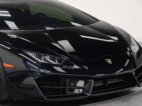Used 2019 Lamborghini Huracan LP 580-2 RWD image 42