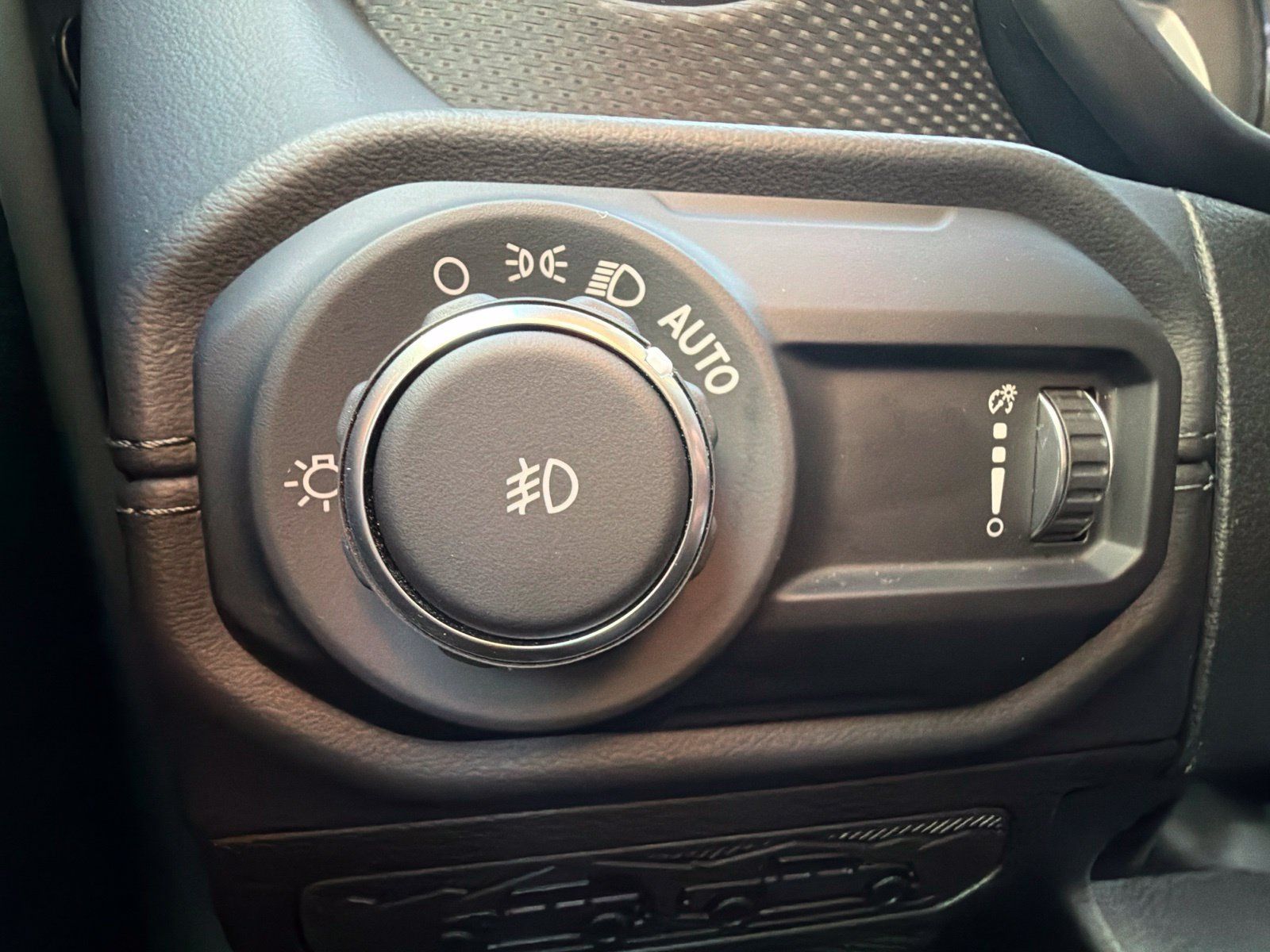 Used 2026 Jeep Wrangler Unlimited Rubicon AWD/4WD image 13