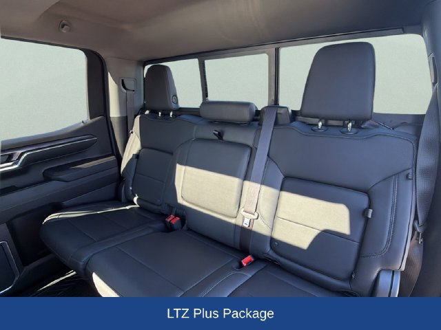 Used 2024 Chevrolet Silverado 1500 LTZ w/ LTZ Premium Package AWD/4WD image 18