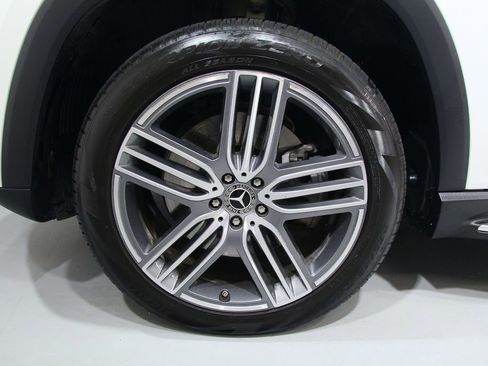 Certified 2026 Mercedes-Benz GLS 450 4MATIC image 18