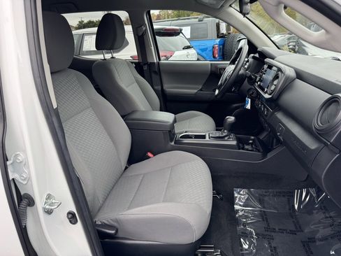 Used 2023 Toyota Tacoma SR image 21
