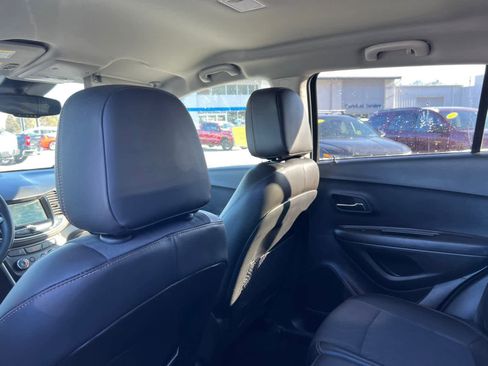 Used 2018 Chevrolet Trax LT w/ LT Convenience Package image 30