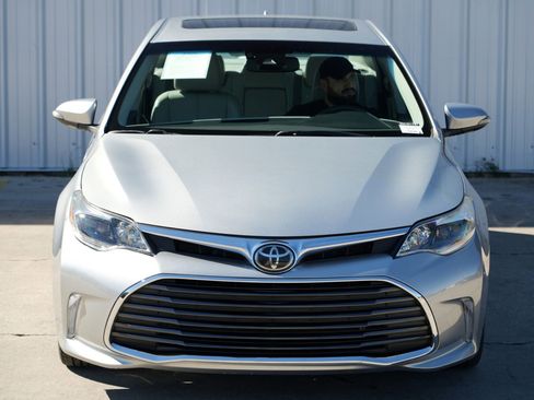 Used 2016 Toyota Avalon Limited w/ Toyota Safety Sense Package image 44