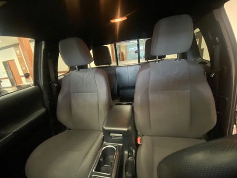 Used 2019 Toyota Tacoma TRD Sport image 25