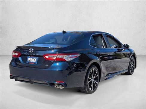 Used 2020 Toyota Camry SE image 5