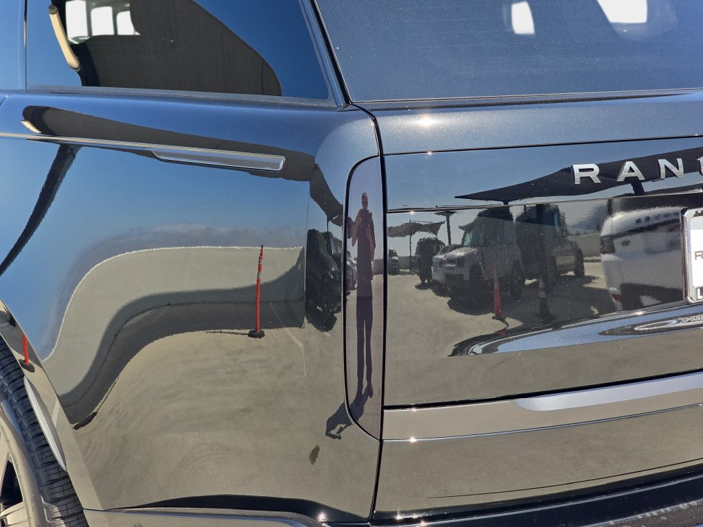New 2027 Land Rover Range Rover Long Wheelbase SE AWD/4WD image 36