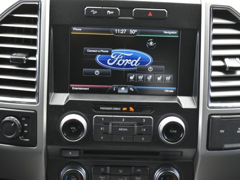 Used 2015 Ford F150 Lariat w/ Equipment Group 502A Luxury image 20