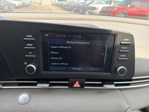 Used 2025 Hyundai Elantra Hybrid FWD image 24