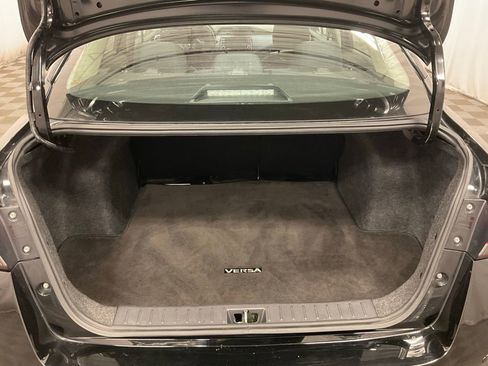 Used 2023 Nissan Versa SV image 28