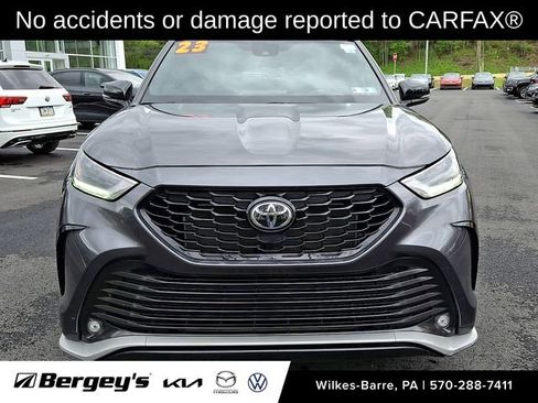 Used 2023 Toyota Highlander XSE AWD/4WD image 2