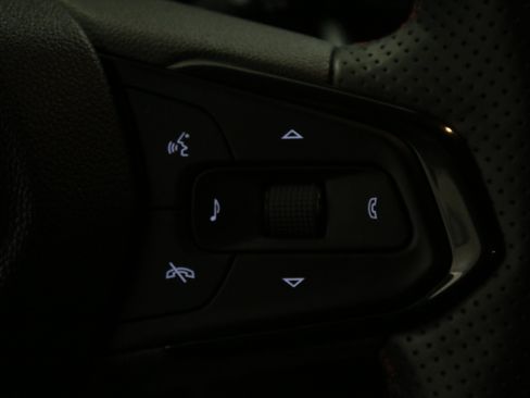 Used 2024 Chevrolet Trax RS w/ Driver Confidence Package FWD image 16