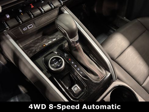 Used 2023 Chevrolet Colorado Z71 w/ Z71 Convenience Package 2 AWD/4WD image 9