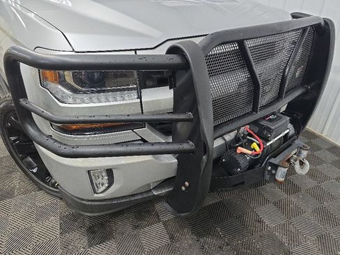 Used 2017 Chevrolet Silverado 1500 LT w/ Rally 2 Edition AWD/4WD image 8