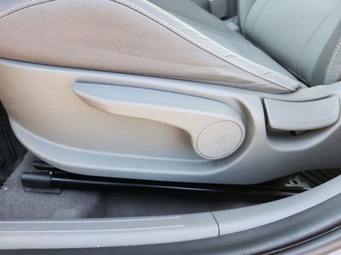 Used 2023 Hyundai Elantra SEL image 21