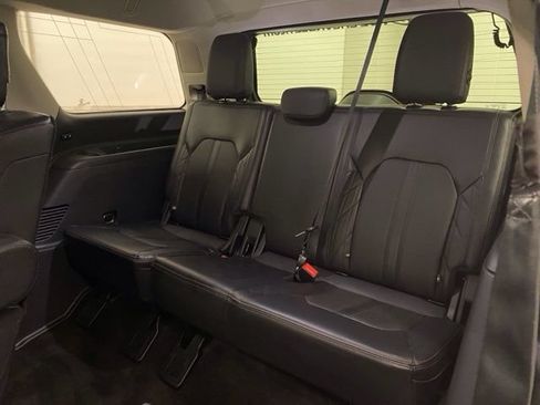 Used 2019 Ford Expedition Platinum AWD/4WD image 24