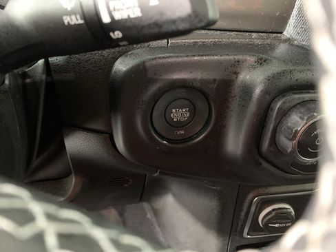 Used 2023 Jeep Gladiator Overland w/ LED Lighting Group image 17