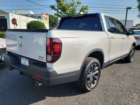 Certified 2023 Honda Ridgeline Sport image 6