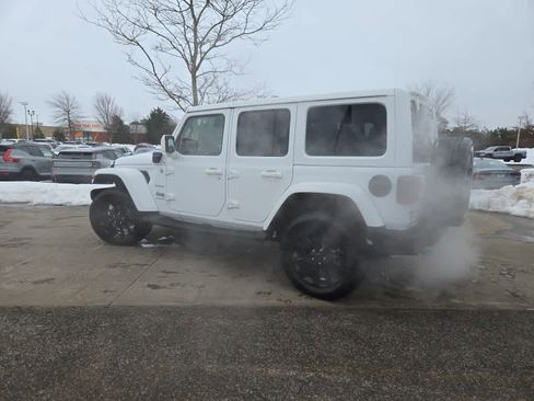 Used 2024 Jeep Wrangler Sahara w/ Technology Group image 4
