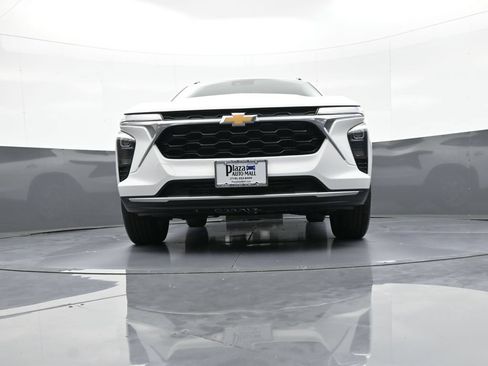 Used 2025 Chevrolet Trax LT w/ LT Convenience Package FWD image 26
