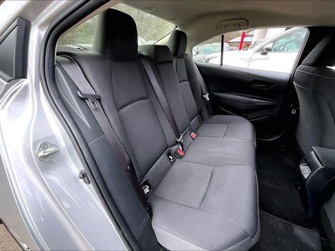 Used 2025 Toyota Corolla LE image 19