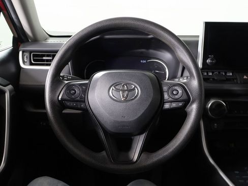 Used 2024 Toyota RAV4 LE image 31