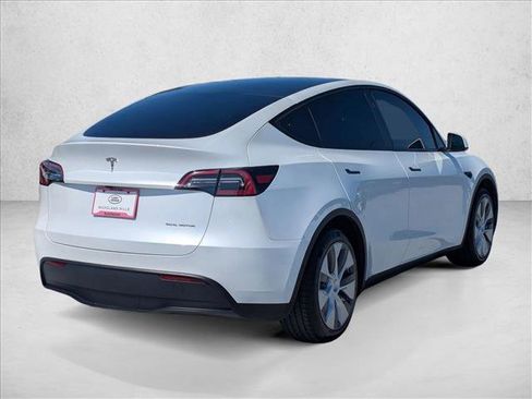 Used 2024 Tesla Model Y Long Range AWD/4WD image 5
