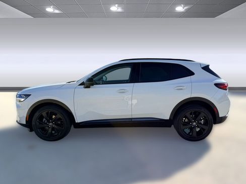 Used 2022 Buick Envision Essence w/ Technology Package I image 2