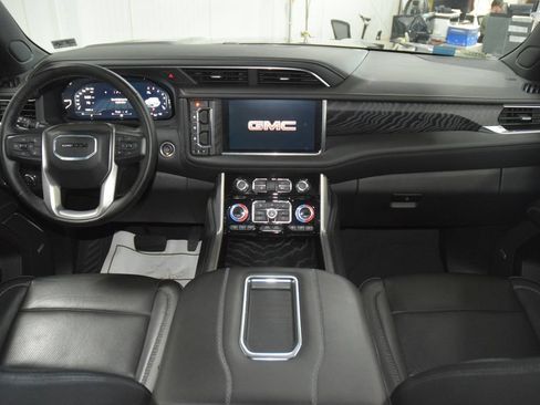 Used 2024 GMC Yukon XL Denali AWD/4WD image 33
