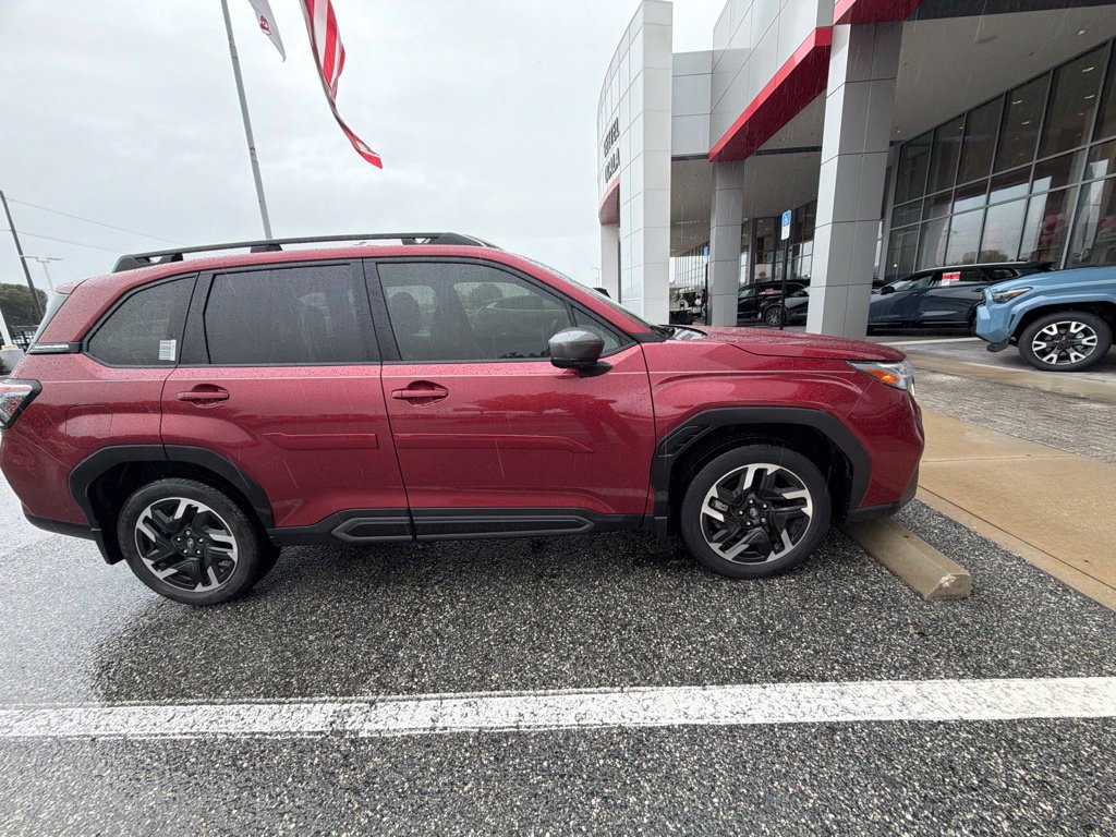 Used 2025 Subaru Forester Limited AWD/4WD image 5