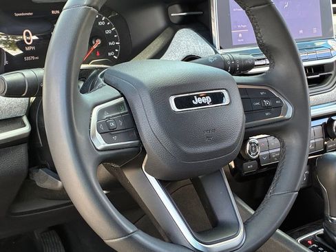 Used 2024 Jeep Compass Latitude AWD/4WD image 18