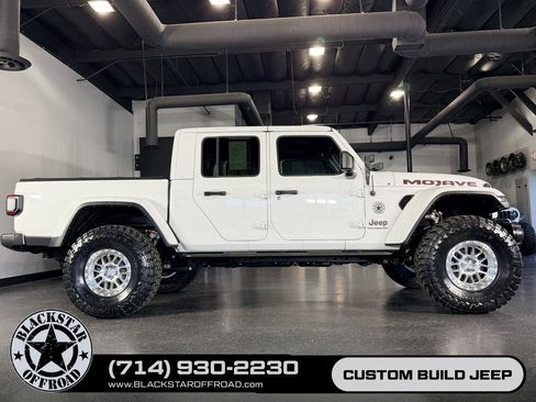 Used 2023 Jeep Gladiator Mojave w/ LED Lighting Group AWD/4WD image 1