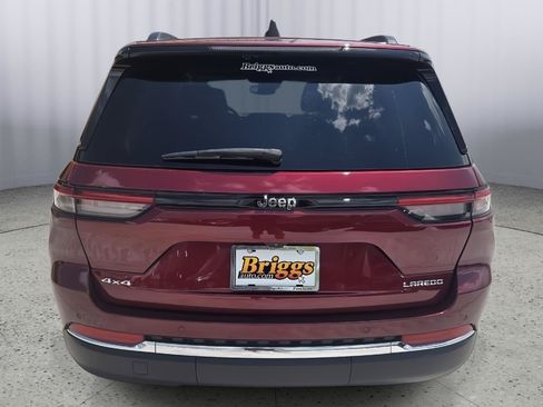 Used 2023 Jeep Grand Cherokee Laredo w/ Luxury Tech Group I AWD/4WD image 5