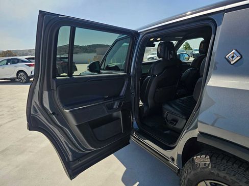 Used 2024 Rivian R1S Adventure AWD/4WD image 17