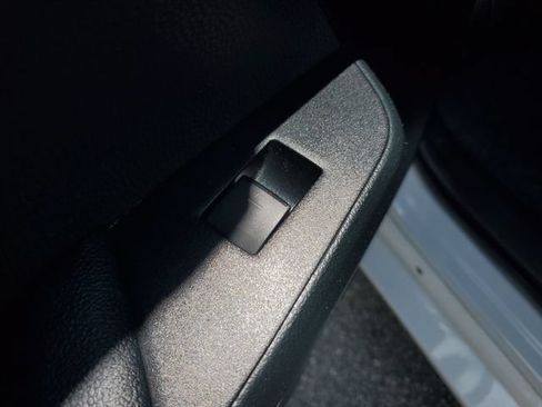 Used 2022 Toyota Prius LE FWD image 13