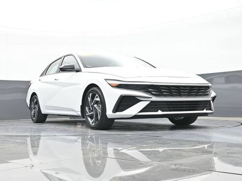 Used 2025 Hyundai Elantra Sport FWD image 53