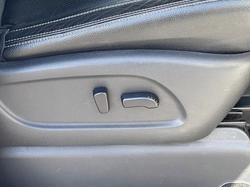 Used 2016 Nissan Titan SL image 27