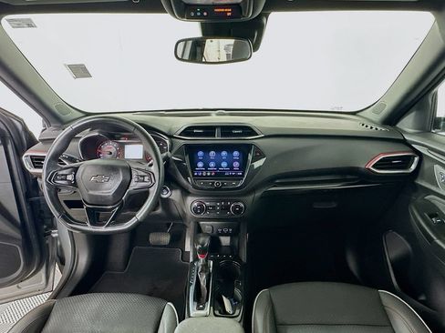 Used 2023 Chevrolet TrailBlazer RS w/ Convenience Package FWD image 3